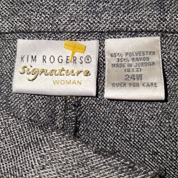 A bundle of 3 ladies slacks in a size 24W. Pre-loved and in great condition. - Picture 16 of 16